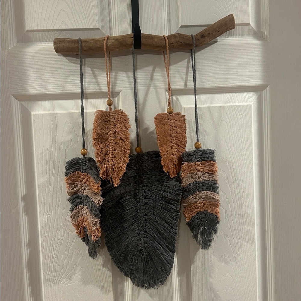 Wall Hanging Boho Macramé Feathers